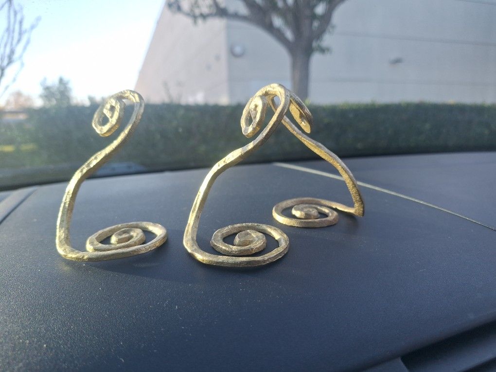 Napkin Ring Holders. 18 Piece Gold Color