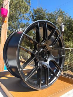 Aodhan Hyperblack/Metallic Grey 18” rims