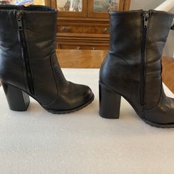 Like New - Black - Pink Pop - Abigail - Women’s Boots - Size 8.5