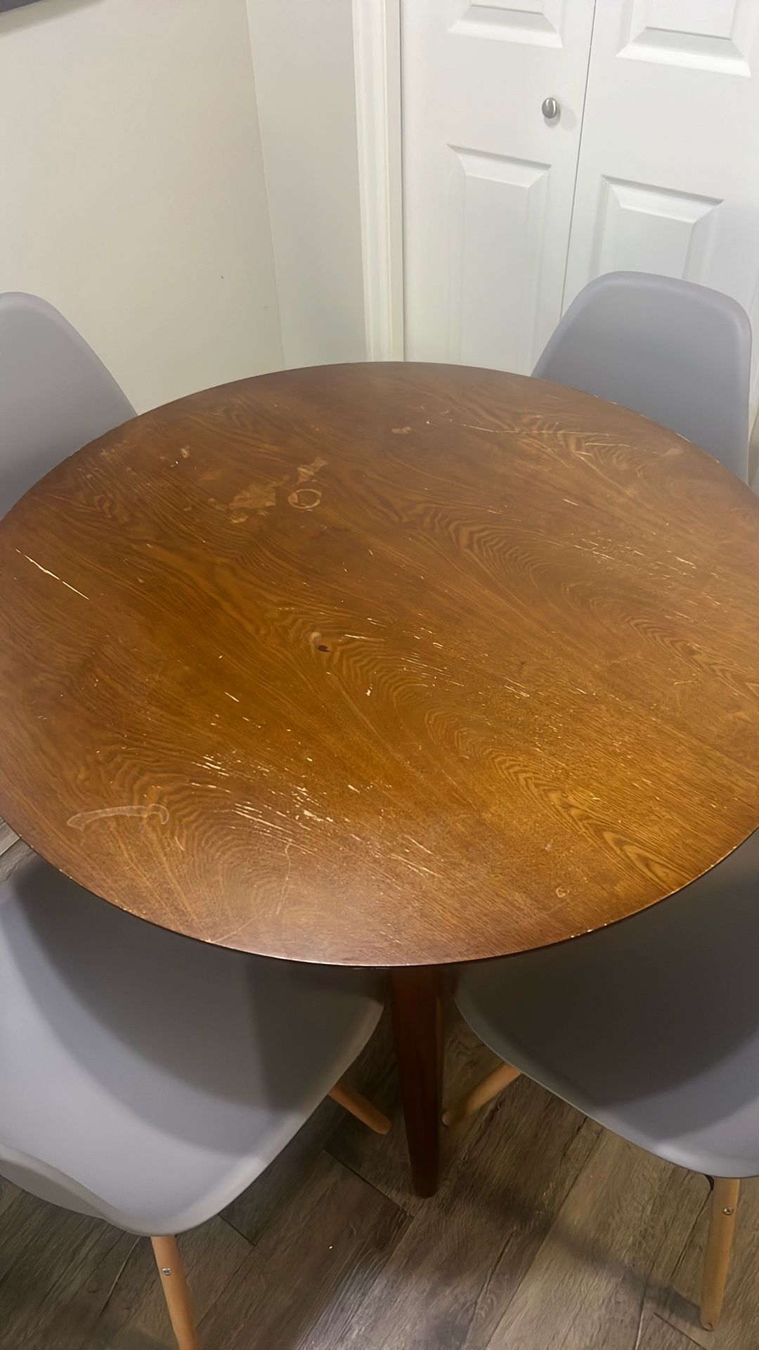 Round  Kitchen Table