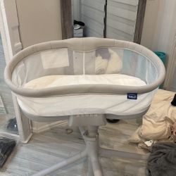 Halo Innovations BassiNest Connected Swivel Sleeper 3.0 Smart Baby Bassinet - Gray