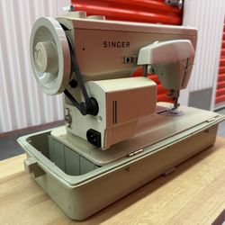 Singer Sewing Machine Model 237 Fashion Mate