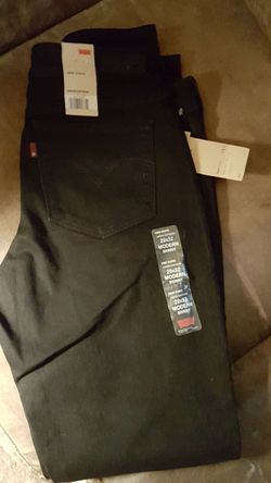Women black levis