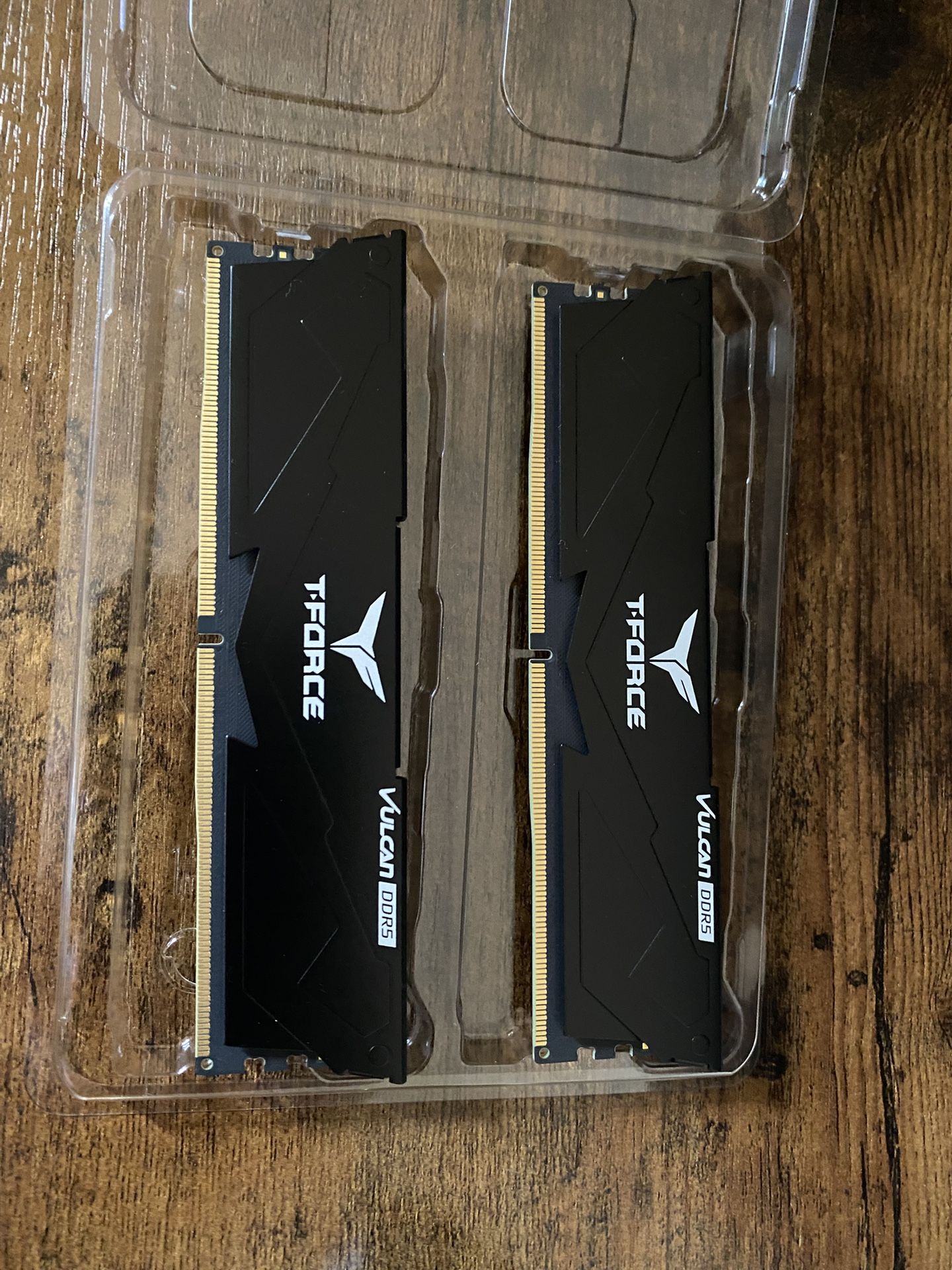 T-Force Vulcan DDR5 (2) 8GB 5600 MGHZ Physical RAM