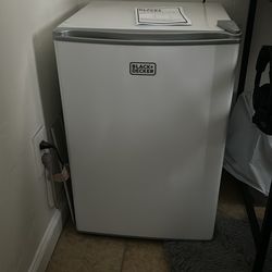 Black + Decker Compact Refrigerator