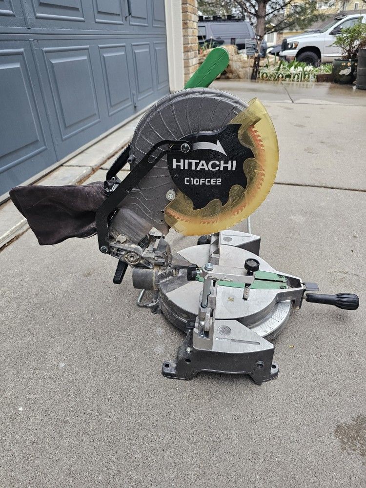 10" HITACHI MITER SAW