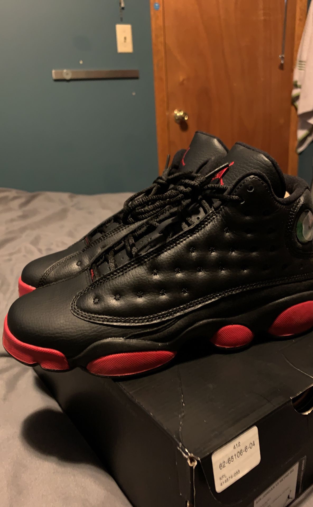 Jordan 13 black and Red Size 7y