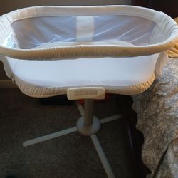Halo Brand Bassinet 