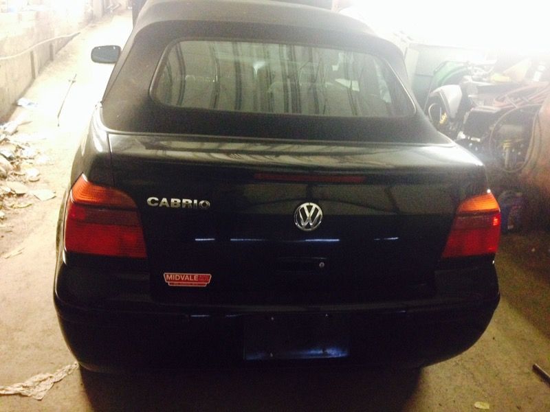 2001 cabrio titulo limpio solo tiene 115000 millas corre bien is manual not automatic tengo que venderlo no tengo parqueo