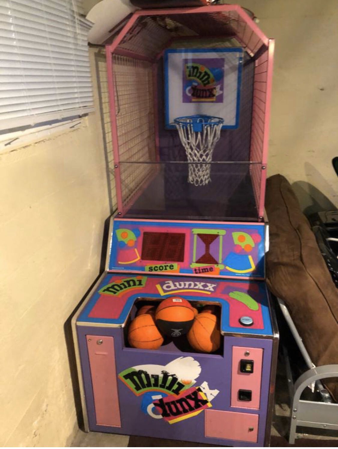 MINI DUNXX ARCADE BASKETBALL GAME W/ MOVING BASKET++Delivery Available - $400 (NORTH TACOMA)