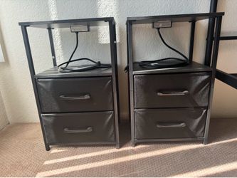 2 Nightstands