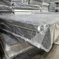 King Size PillowTop Sealy Mattress With Free Box Spring