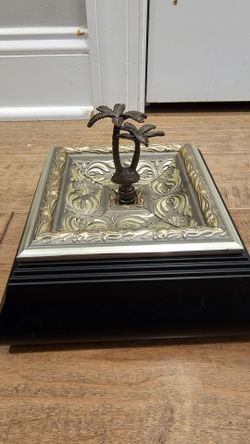 Handcrafted "Goat Island Treasure Box" by Sarah Sanders – Palmetto Palm Tree