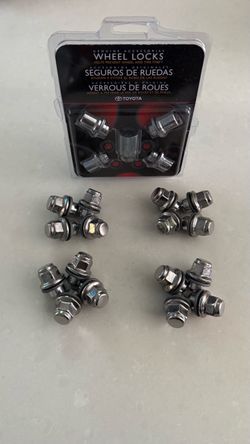 Lug Nuts & Wheel Locks for Toyota Corolla