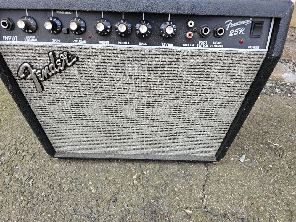 FENDER FRONTMAN 25R PR 498 75W Electric Guitar Amplifier