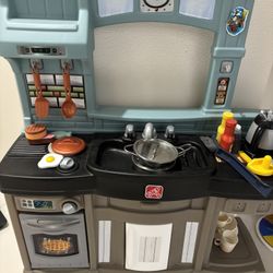 Step 2 Kids Kitchen Playset 