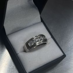 White 14K Gold Men’s Band 