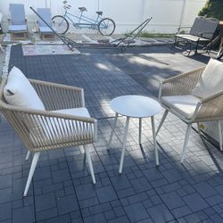 Patio set 3 pieces ( new inbox )