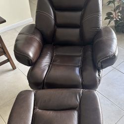 Swivel Recliner With Ottoman 