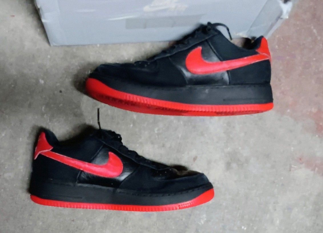 Nike Air Force 1 Low Canvas & Leather Black-Red W8½/M7