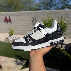 LV Shoes Black And White  (Read Description)