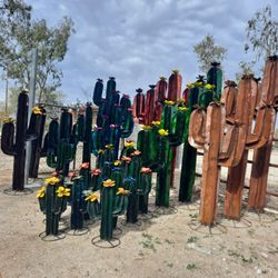 Metal Yard Art,  Wind Spinners & POTTERY 🌵 