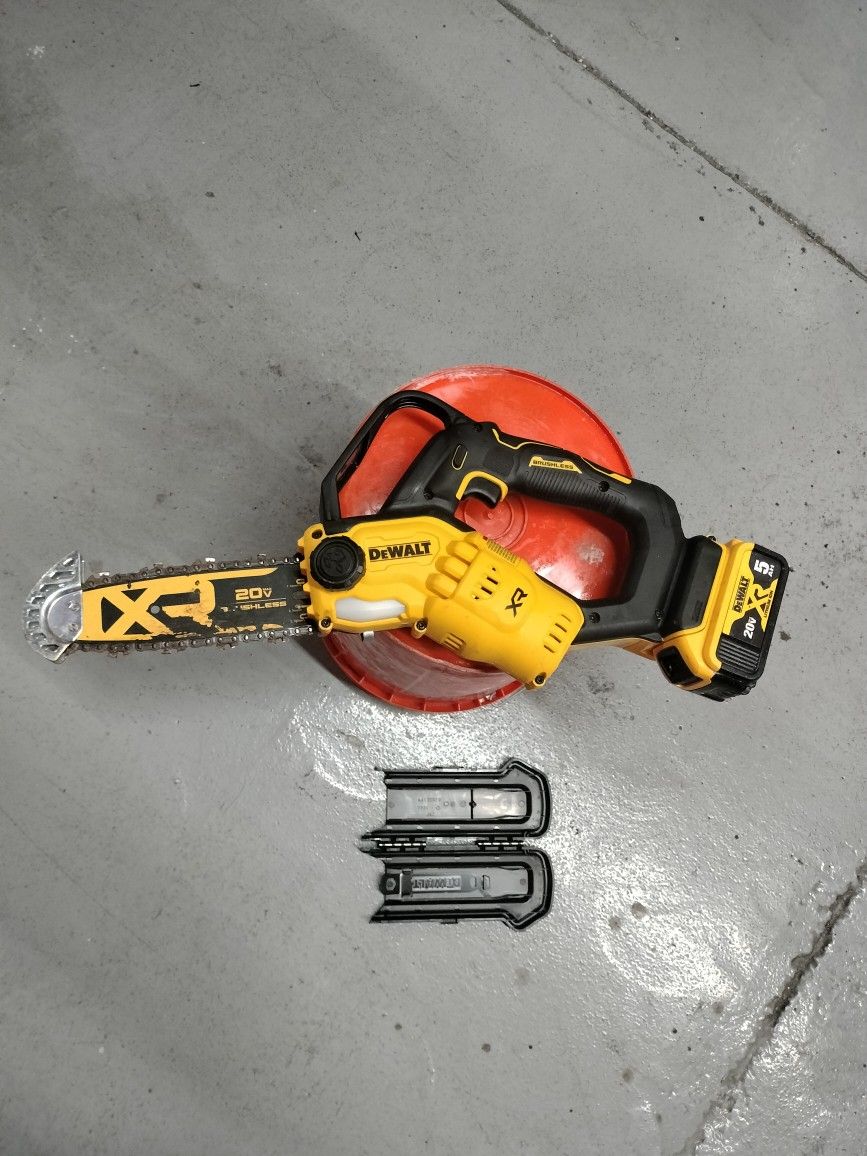DeWalt 20V MAX 8 in. Brushless Cordless Battery Powered Pruning Chainsaw With 5ah Battery