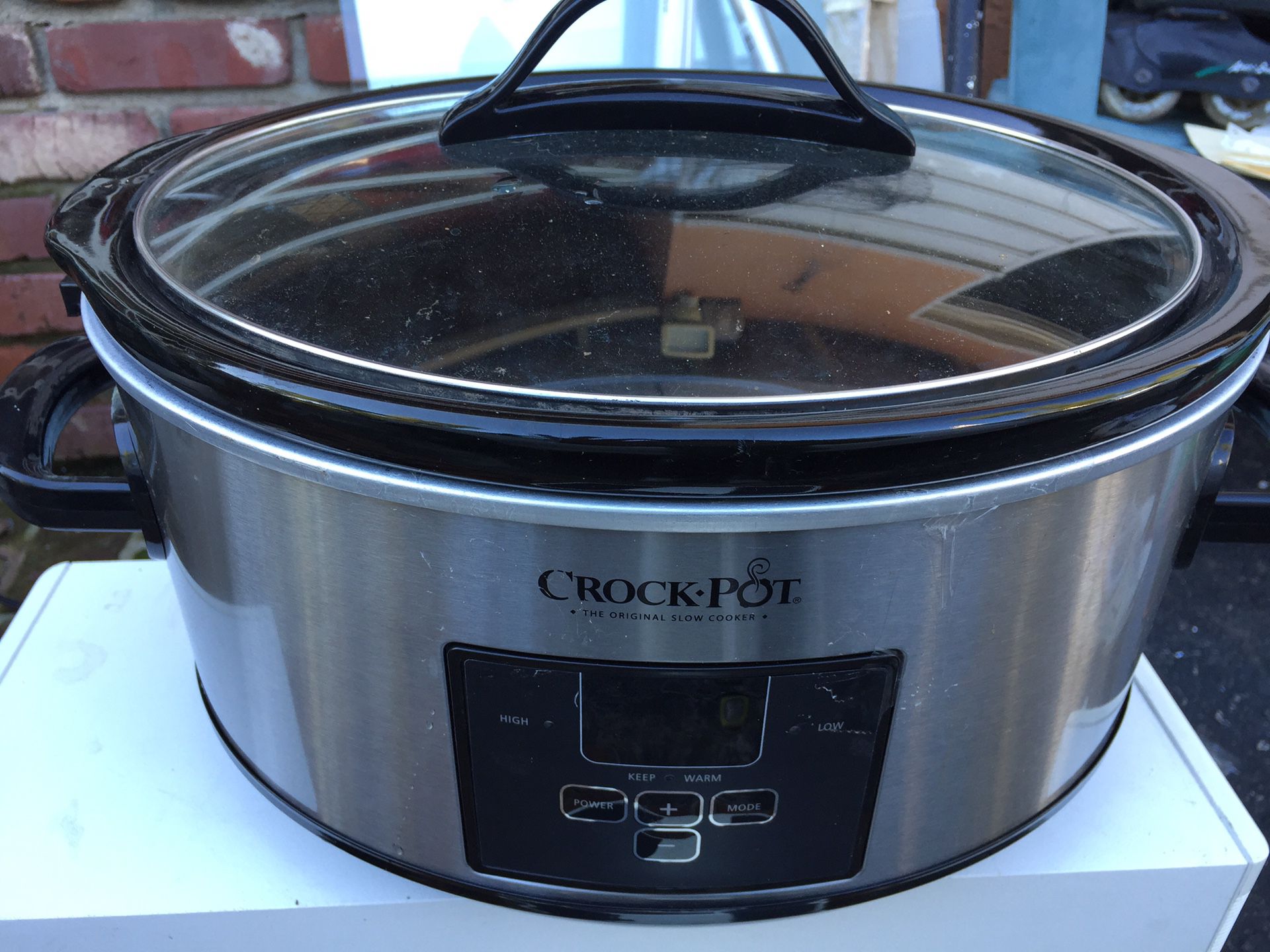 Like new Crock pot 6 qts programmable slow cooker