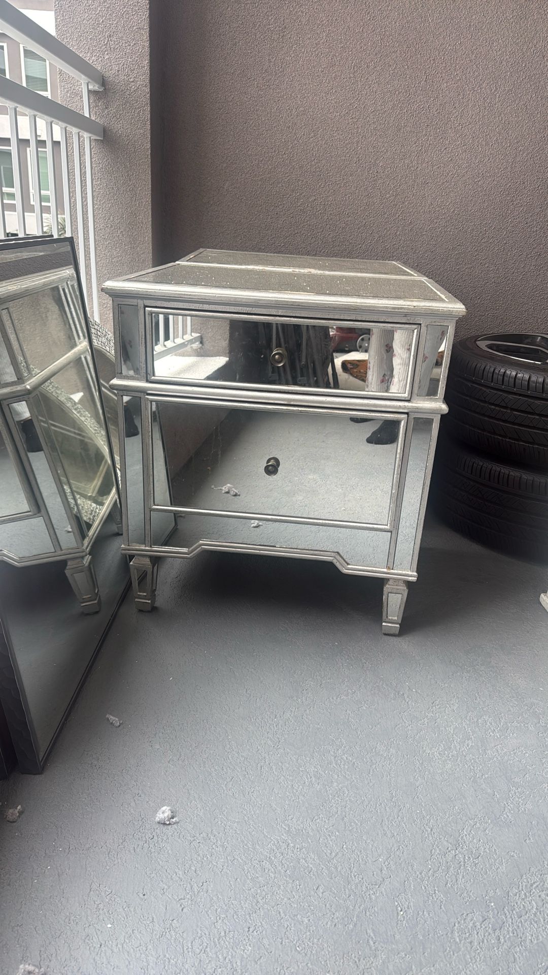 2x Mirror Nightstand Stands