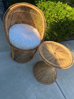 Wicker chair with side table