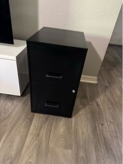 Filing Cabinet (Locking Drawers)