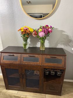 Sideboard cabinet