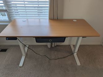 Standing desk almost new