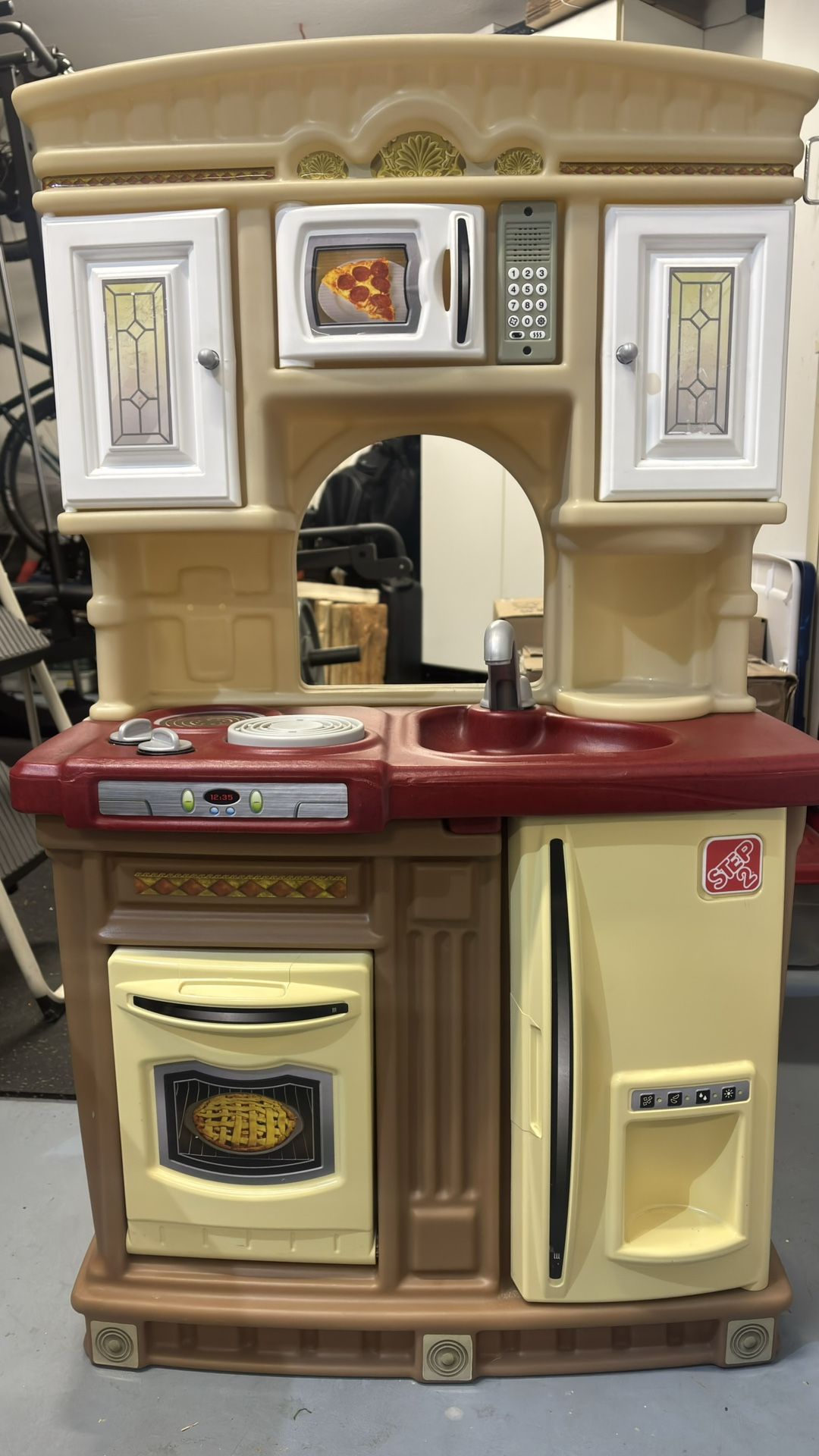 Play Kitchen For Kids (Step 2)