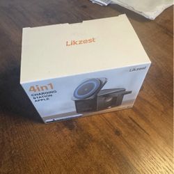 3 in 1 Charging Station for Apple