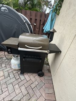 Wood Pellet Grill & Smoker 572 sq in 8-in-1, Bronze | Z GRILLS