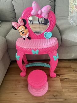 Just Play Minnie Bowdazzling Vanity-Unique