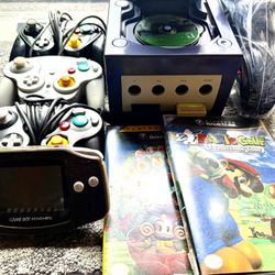 Nintendo GameCube Bundle – 3 Controllers, Game Boy Advance, 3 Games, Memory Cards, Cables