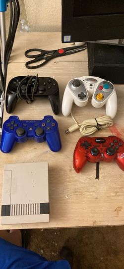 Mini NES console & controllers