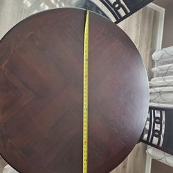 Round Kitchen Table With 4 Chairs