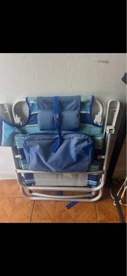 2 folding beach chairs