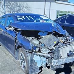 2017 Hyundai Ioniq Hybrid Sel 1.6 fwd for parts