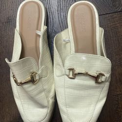 Womans Biege Slip On Loafer Shoes Size 8 By Old Navy 