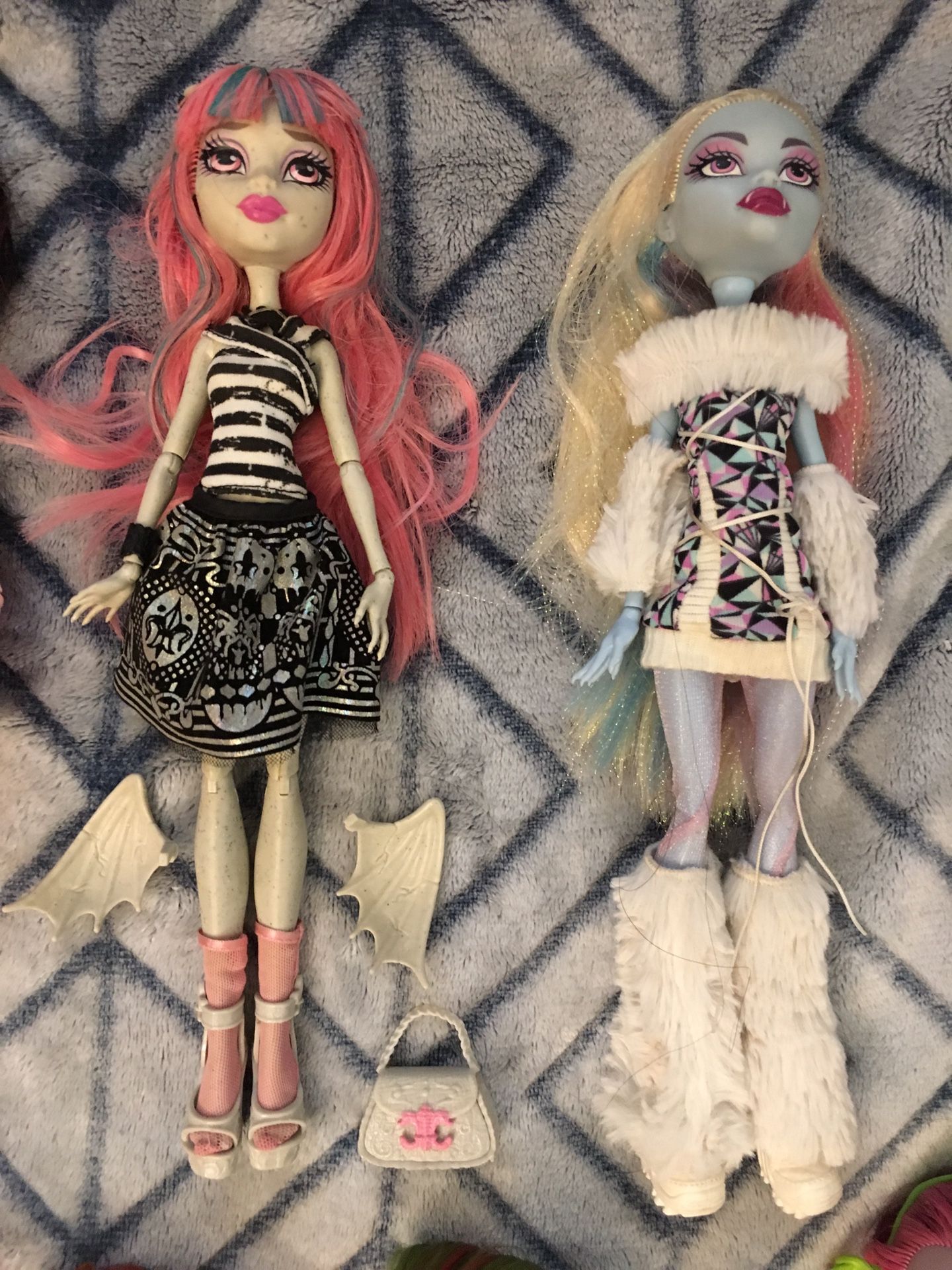 Mattel monster High doll lot of 2 abbey Rochelle