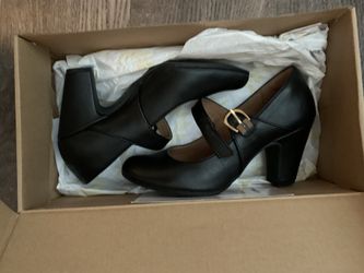 Cocktail Server Heels 