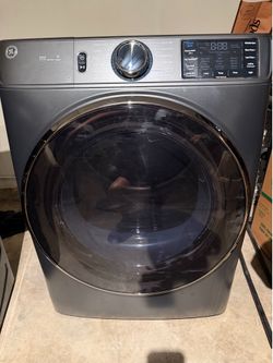 7.8-cu ft Stackable Vented Electric Dryer with Steam Cycle ( Carbon Graphite )
