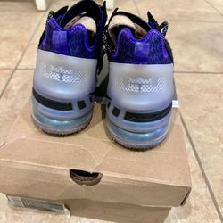 Nike LeBron XVlll 10.5
