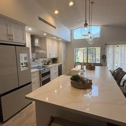 34x126 Calacatta Grey/Gold quartz 