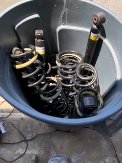 New shocks / springs take offs. Lil / no miles. 2023 wrangler lots of extra springs link bars. $125 Barrel full.