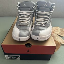 Air Jordan 12 retro white cool grey size 11 come with box $120